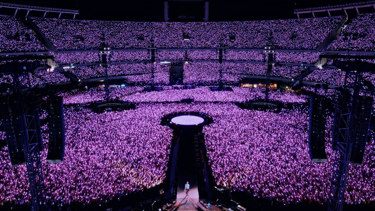 Смотреть выступление Coldplay