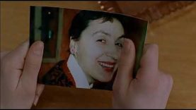 Юный парень с глубокими мыслями