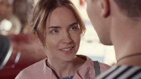 Она ждала его с армии, а он вернулся с другой